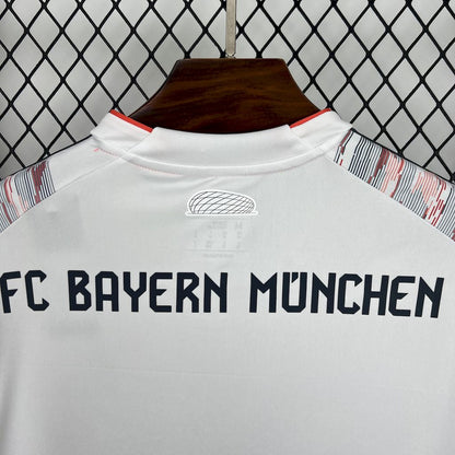 Bayern Munich – Maillot Extérieur 2025/26